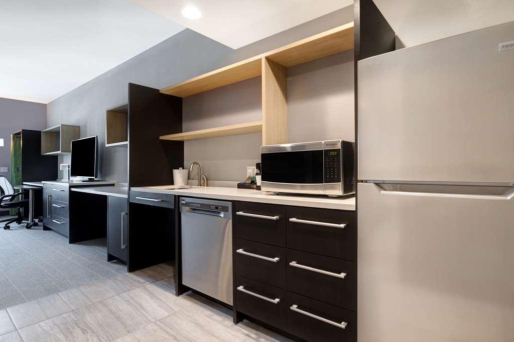 Home2 Suites By Hilton 페탈루마 객실 사진